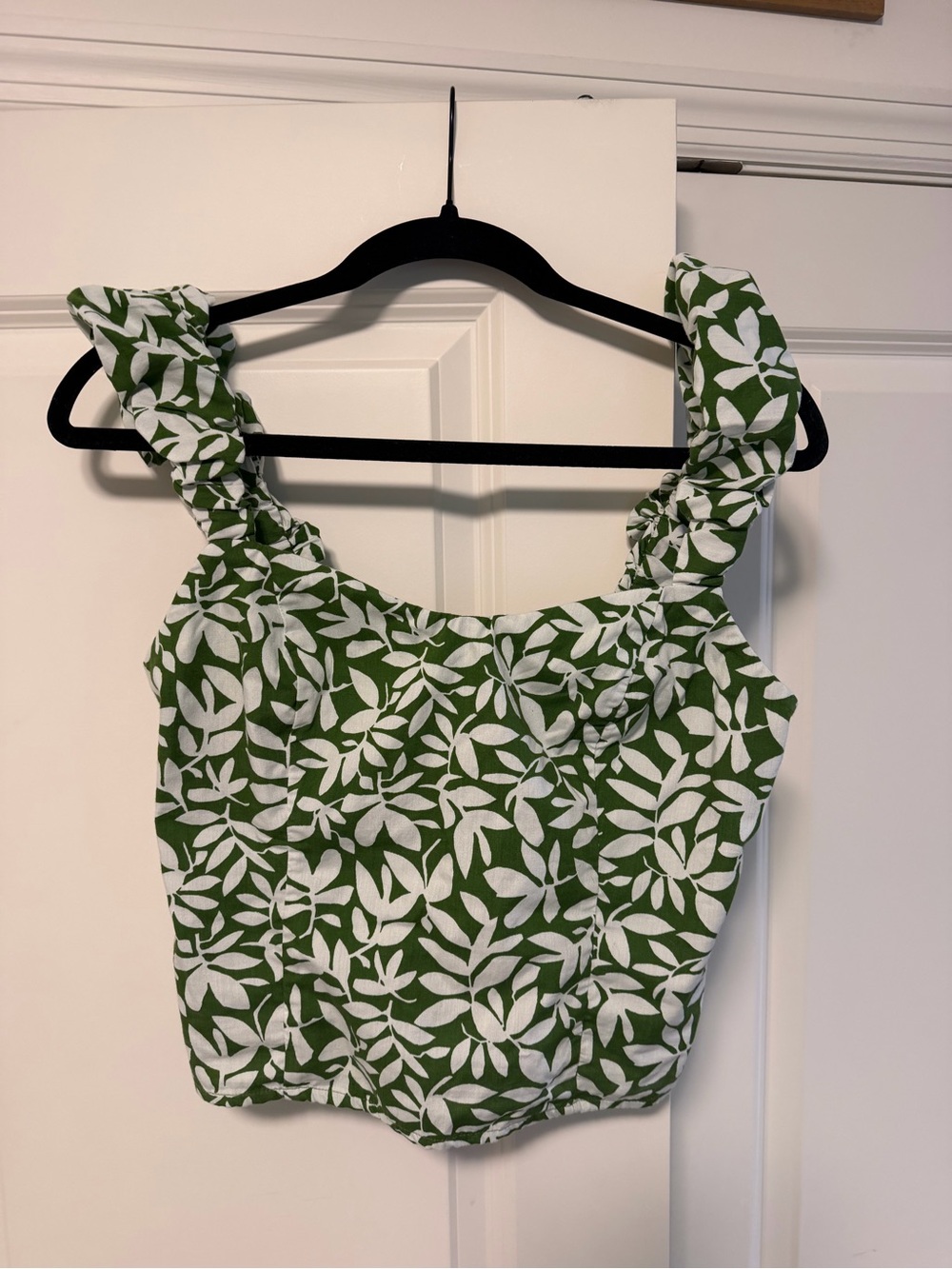 Abercrombie & Fitch Green and White Leaf-Print Ruffle Strap Crop Top